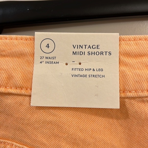 Universal Thread ladies Jean shorts - Picture 3 of 6
